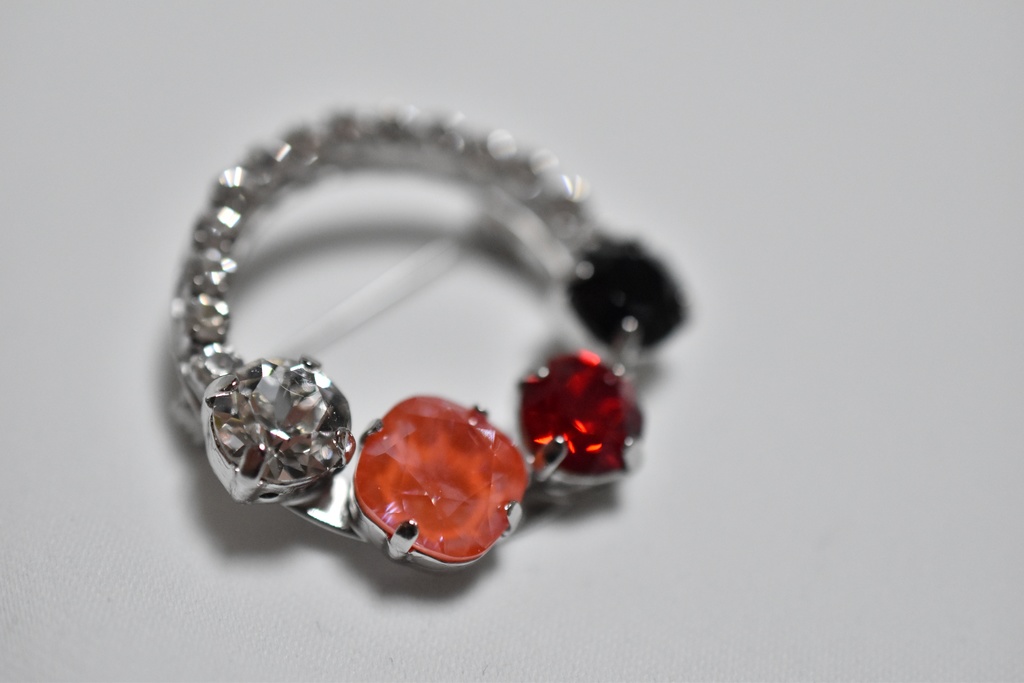 【受注制作】エース・トラッポラ イメージブローチ