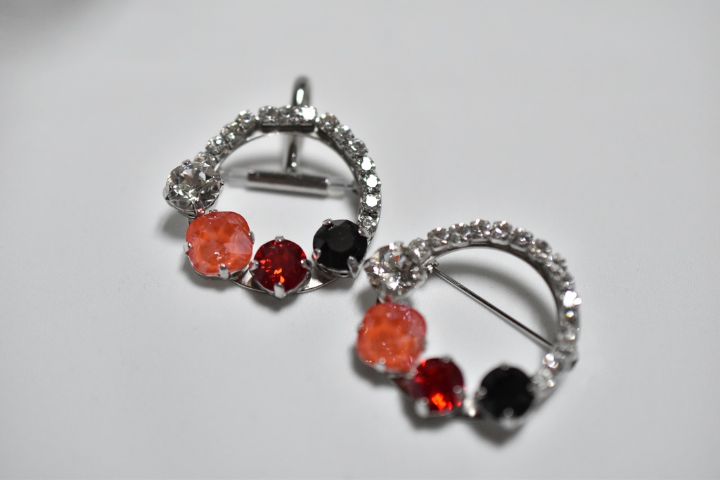 【受注制作】エース・トラッポラ イメージブローチ