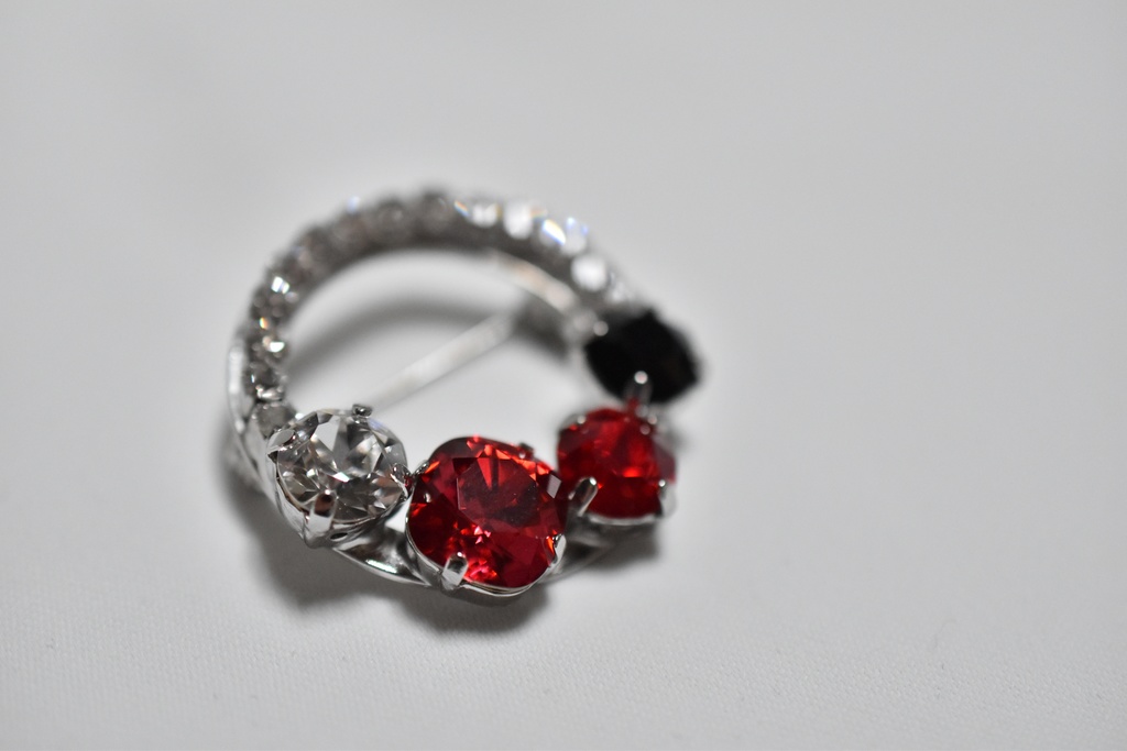 【受注制作】リドル・ローズハート　イメージブローチ