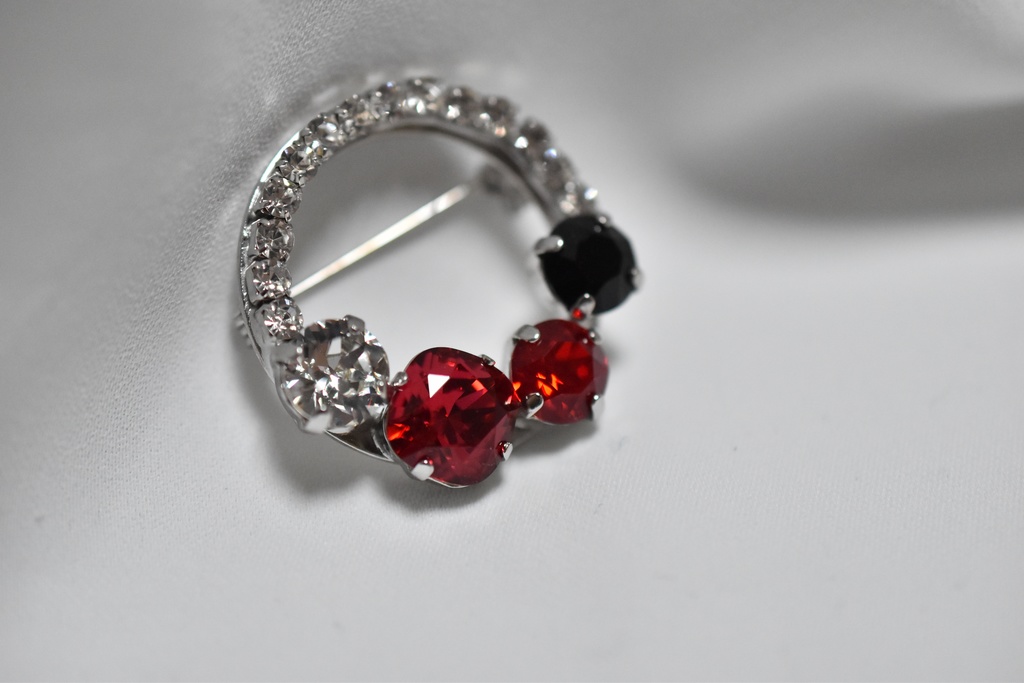 【受注制作】リドル・ローズハート イメージブローチ