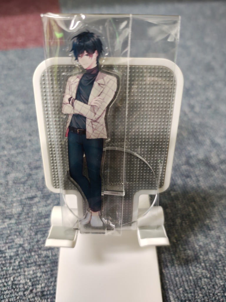 アクリルスタンド　 長辺10～14cm