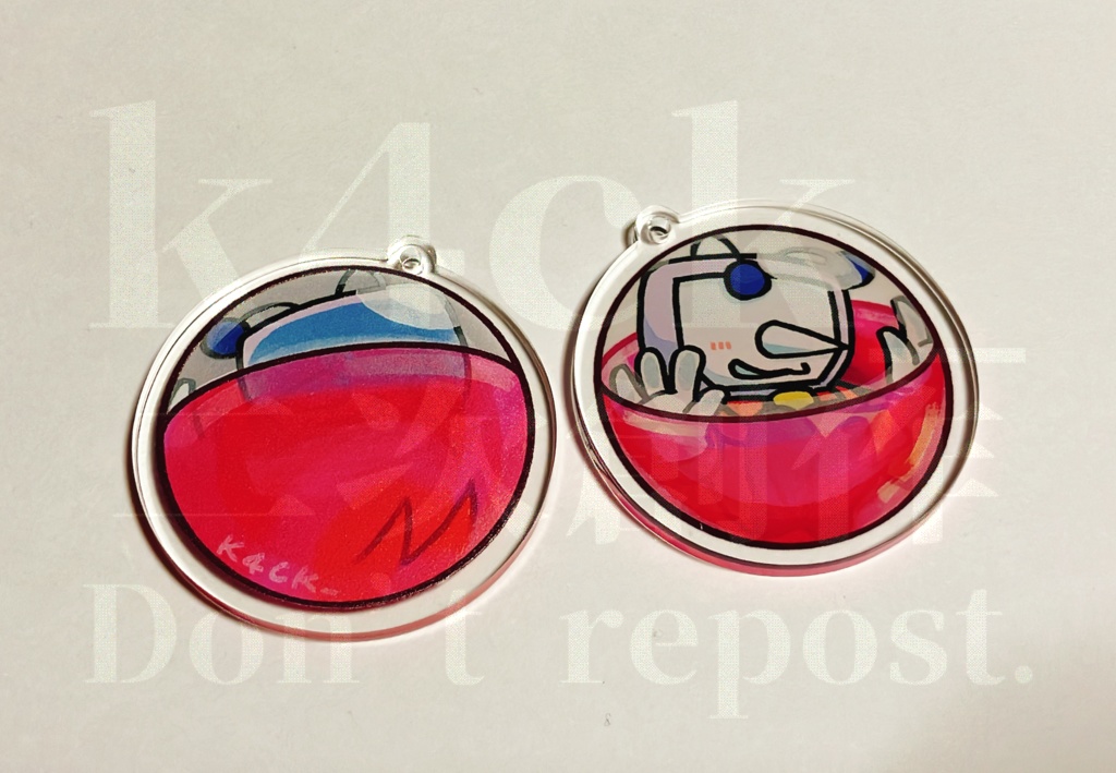 Tennaのカプセルキーホルダー