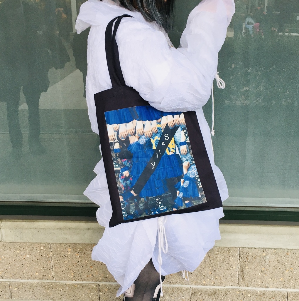 青い目のサリー トートバッグ