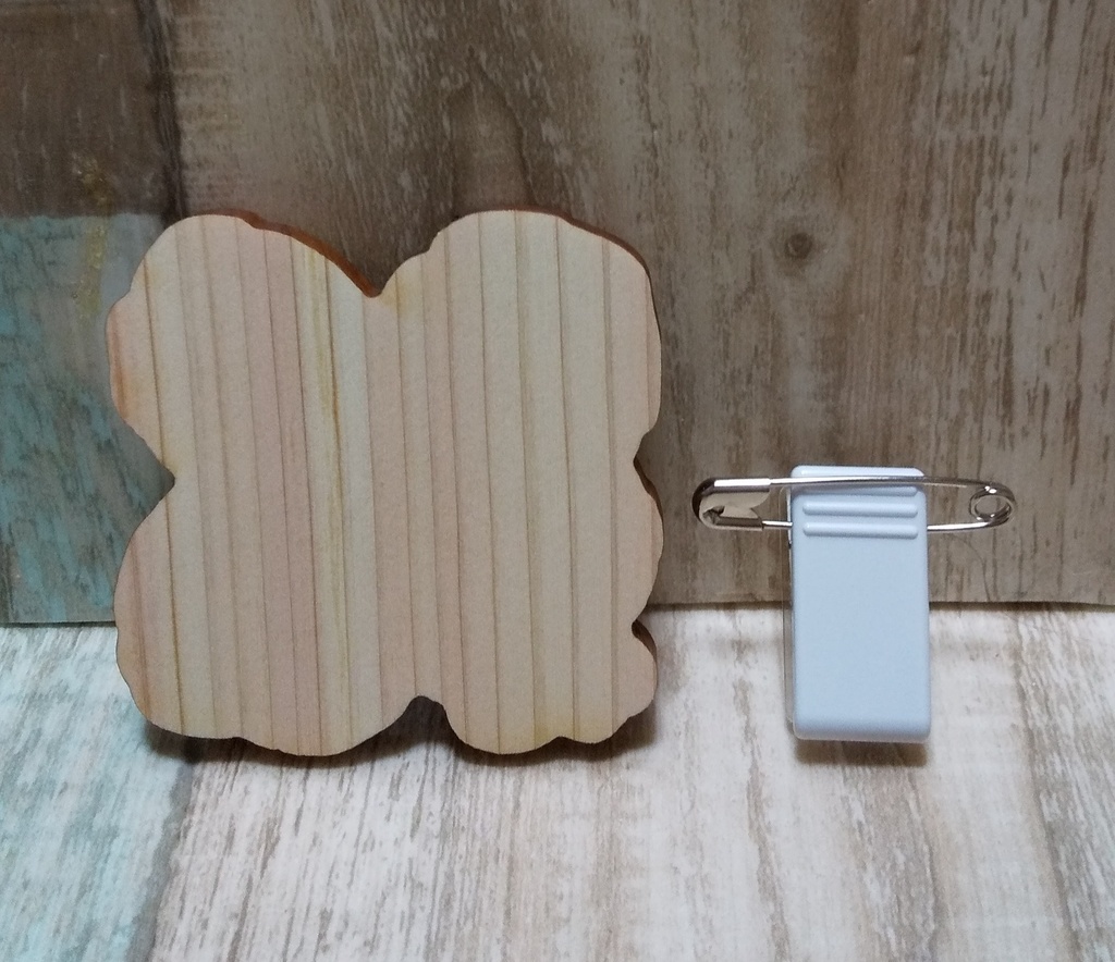 5人のウッドバッジ・クリップ(おまけ付)