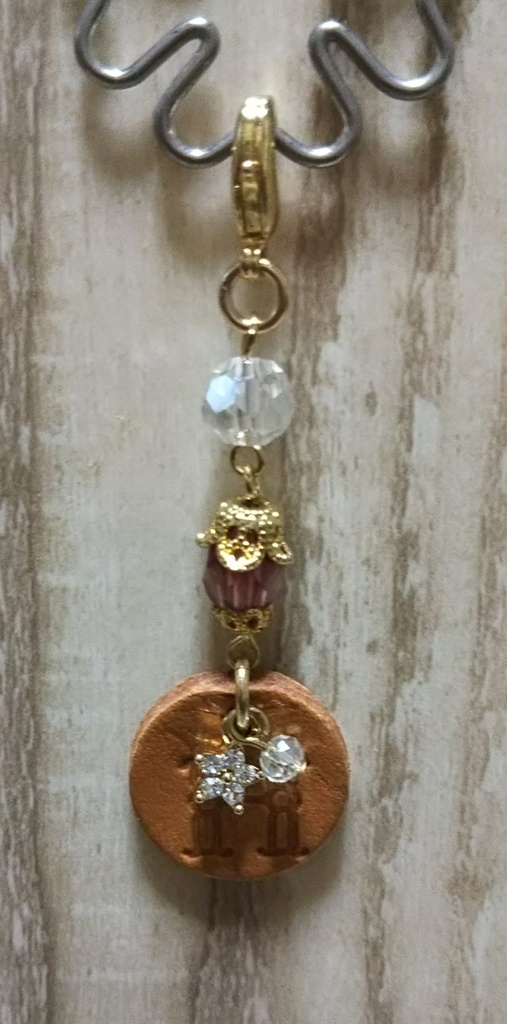 ヒイロの革タグ付きゴールドチャーム