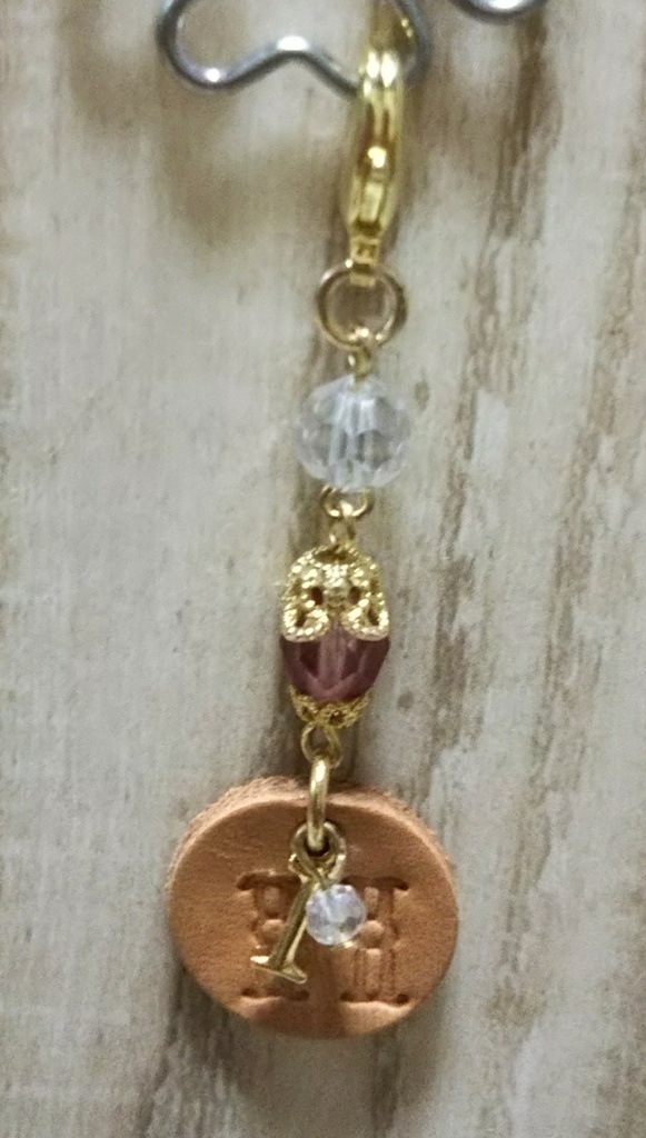 ヒイロの革タグ付きゴールドチャーム