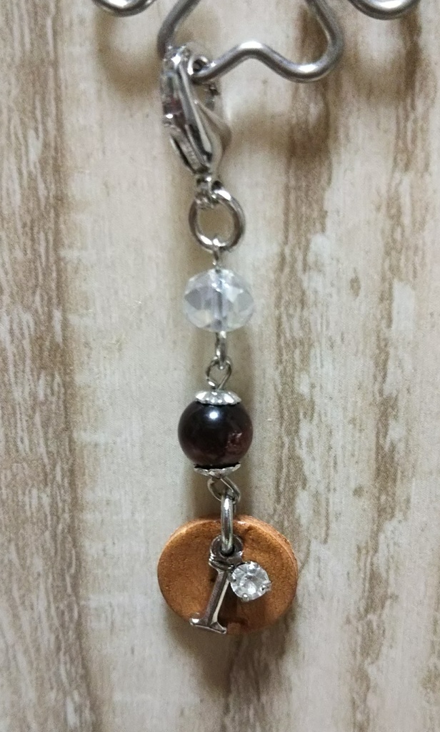 ヒイロの革タグ付きシルバーチャーム