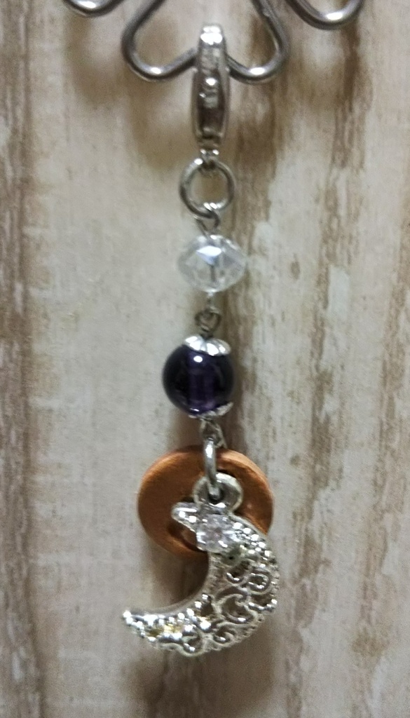 トロワの革タグ付きシルバーチャーム