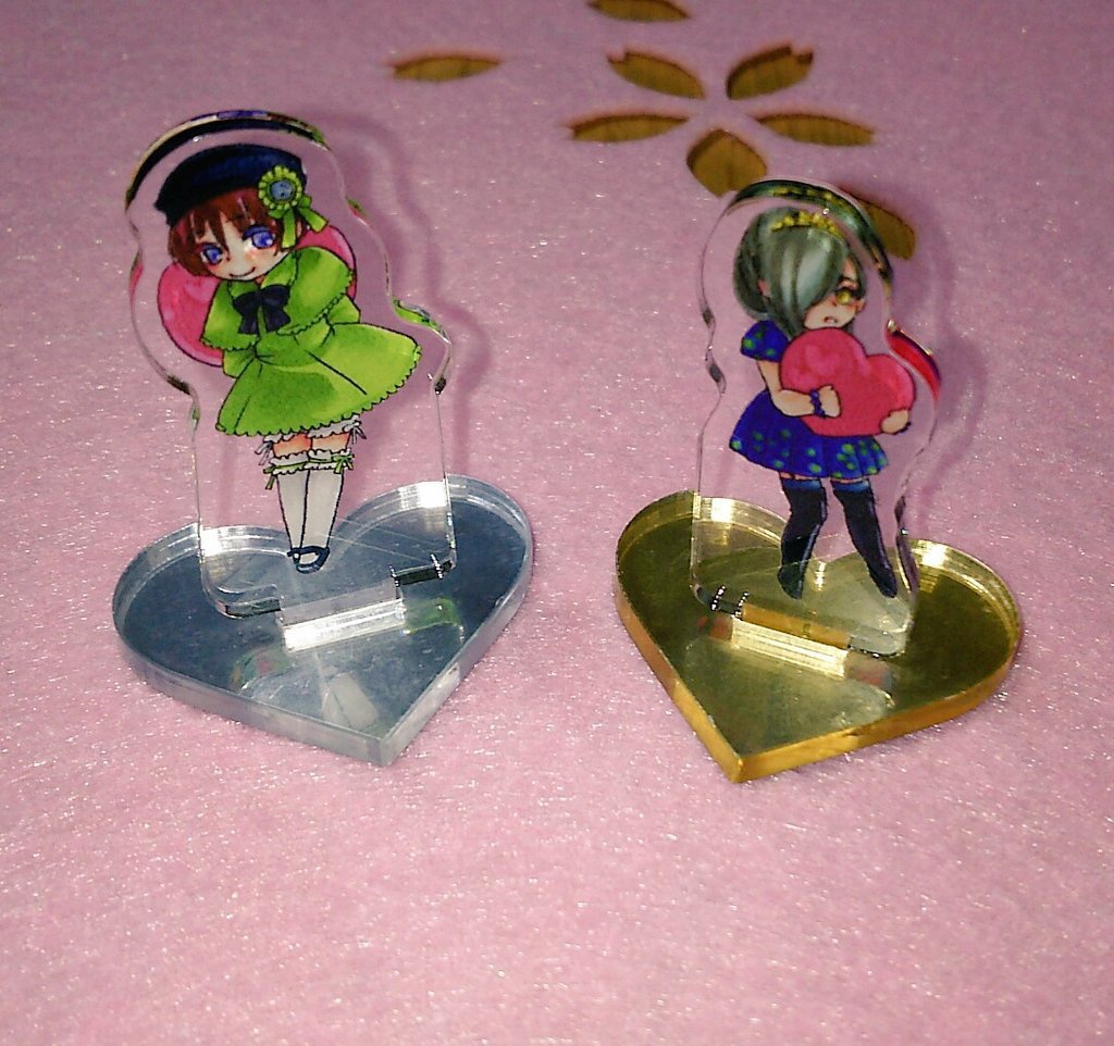 女体化アクリルスタンド