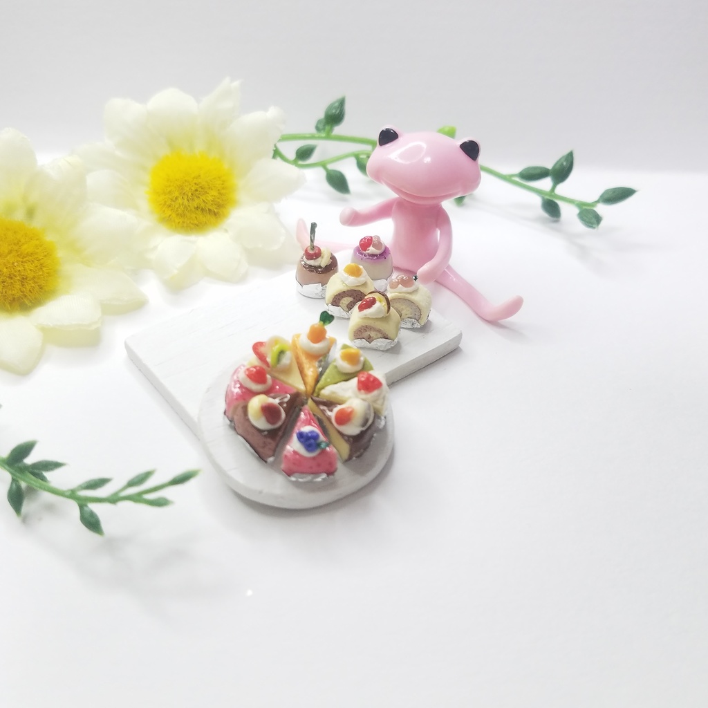 ミニチュアフード♡12種ホールカラフルフルーツカットケーキセット♡ハンドメイドミニチュアフード