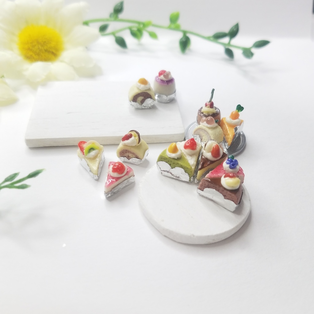 ミニチュアフード♡12種ホールカラフルフルーツカットケーキセット♡ハンドメイドミニチュアフード