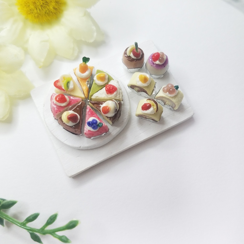 ミニチュアフード♡12種ホールカラフルフルーツカットケーキセット♡ハンドメイドミニチュアフード