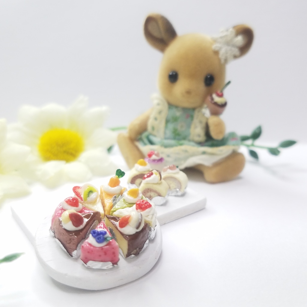 ミニチュアフード♡12種ホールカラフルフルーツカットケーキセット♡ハンドメイドミニチュアフード