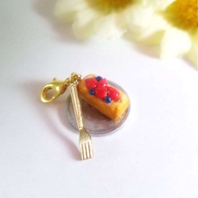 ミニチュアフードチャーム♡ベリーベリーパウンドケーキフォーク付