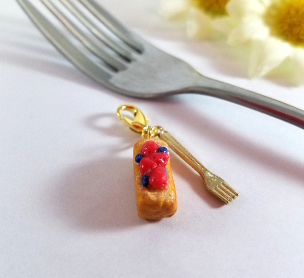ミニチュアフードチャーム♡ベリーベリーパウンドケーキフォーク付