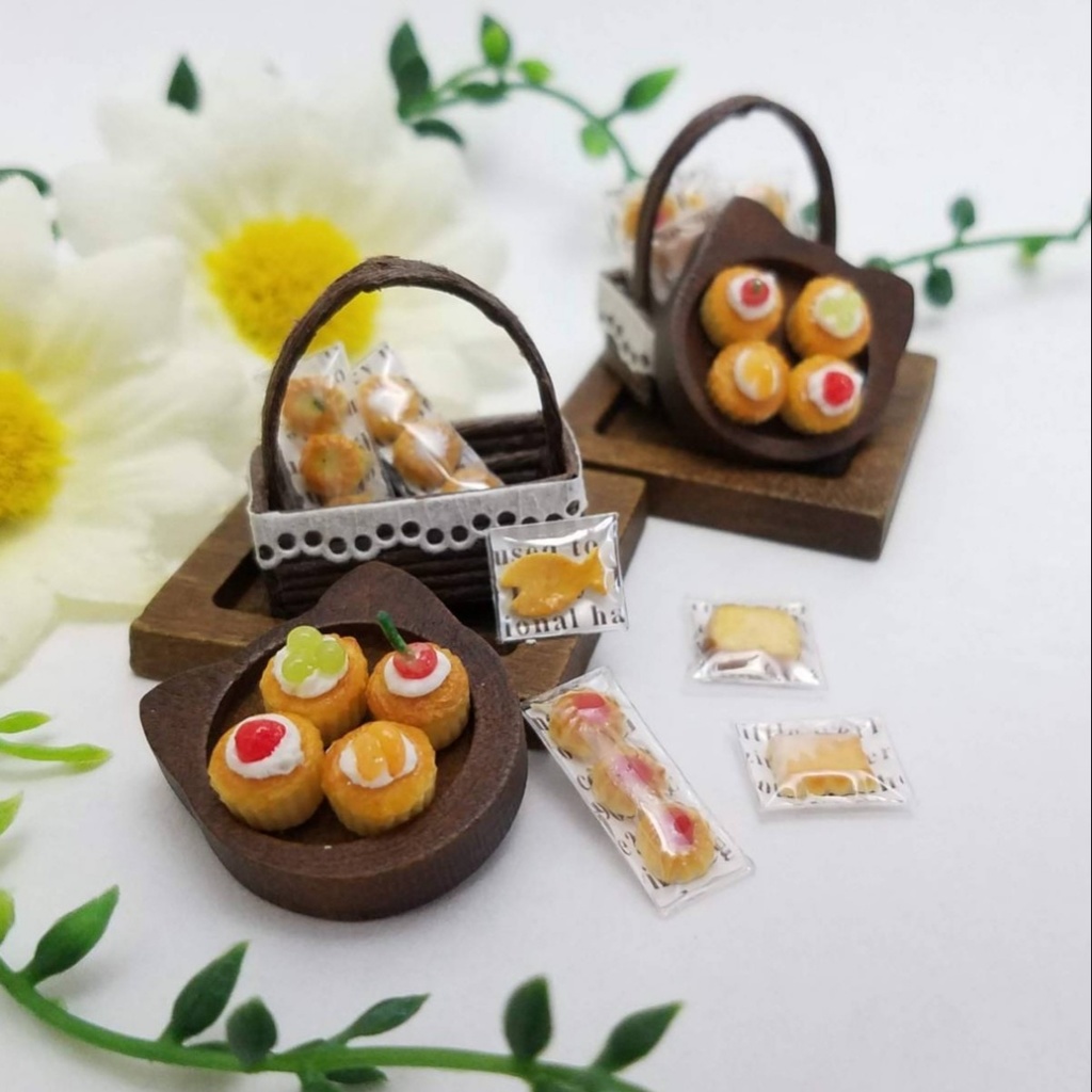 ミニチュアフード♡小さなカップケーキ&焼き菓子バスケット