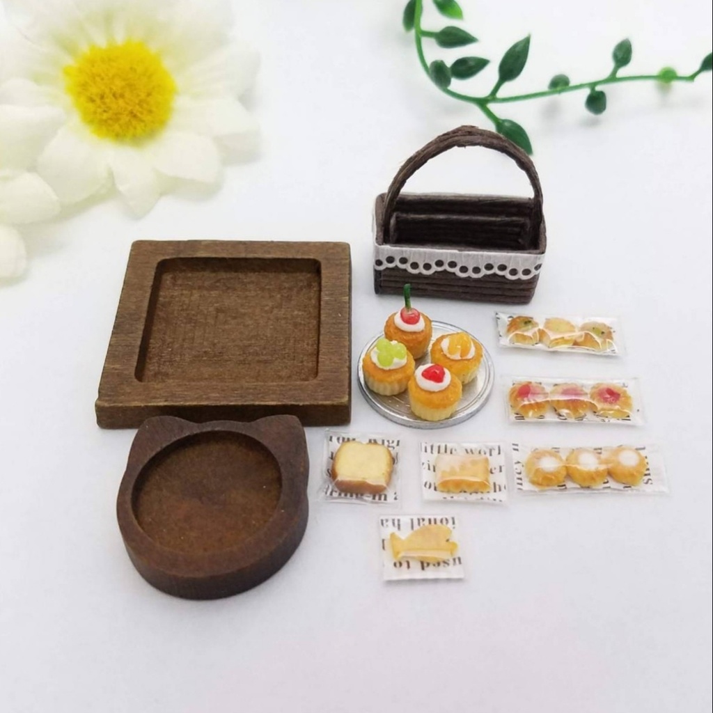 ミニチュアフード♡小さなカップケーキ&焼き菓子バスケット