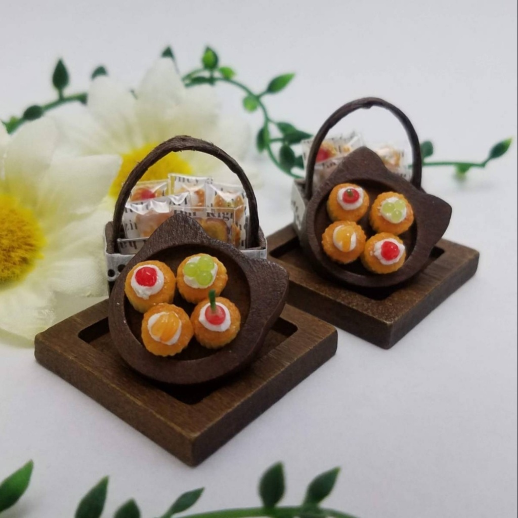 ミニチュアフード♡小さなカップケーキ&焼き菓子バスケット