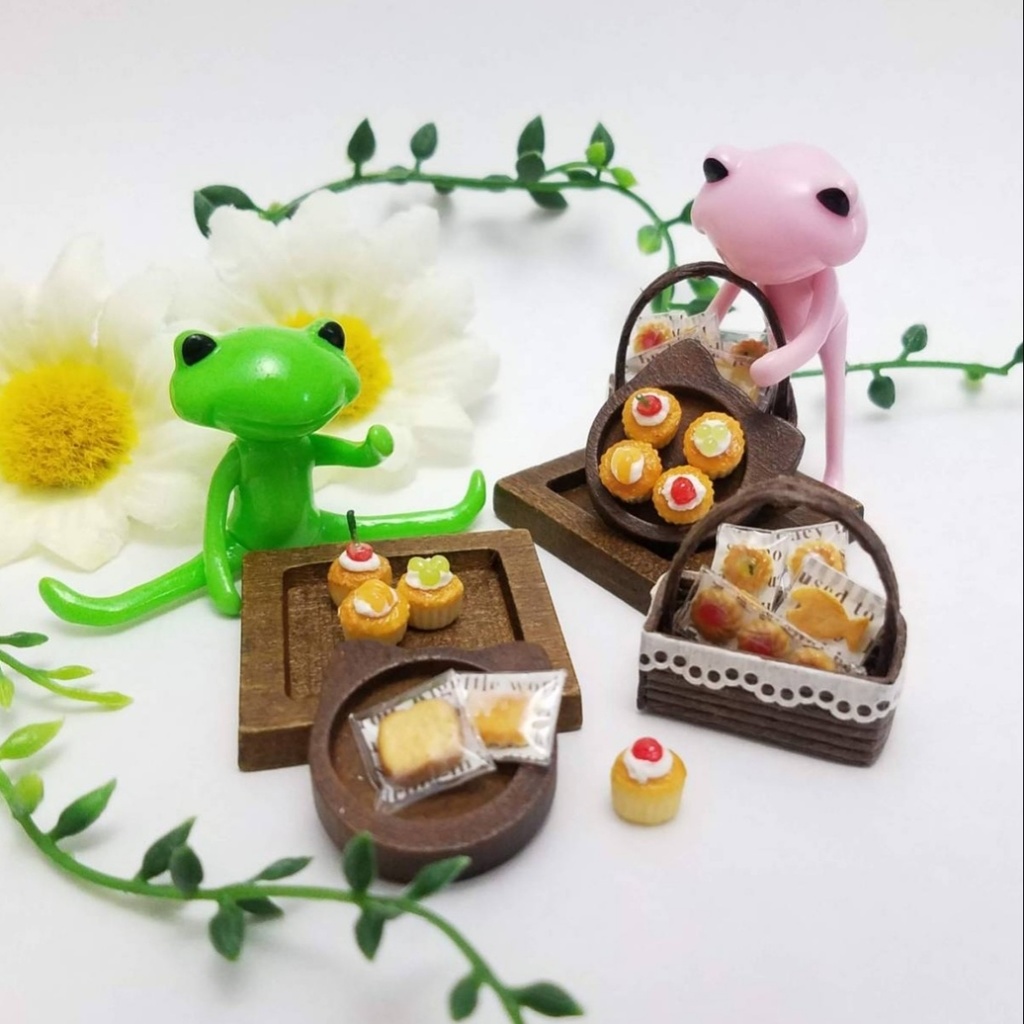 ミニチュアフード♡小さなカップケーキ&焼き菓子バスケット