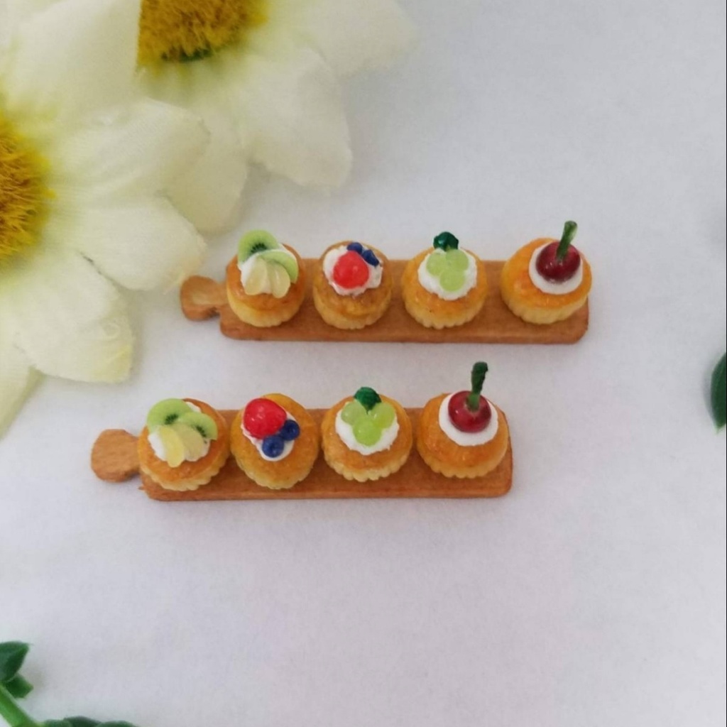 ミニチュアフード♡コロンとカワイイこんがりフルーツカップケーキカップ