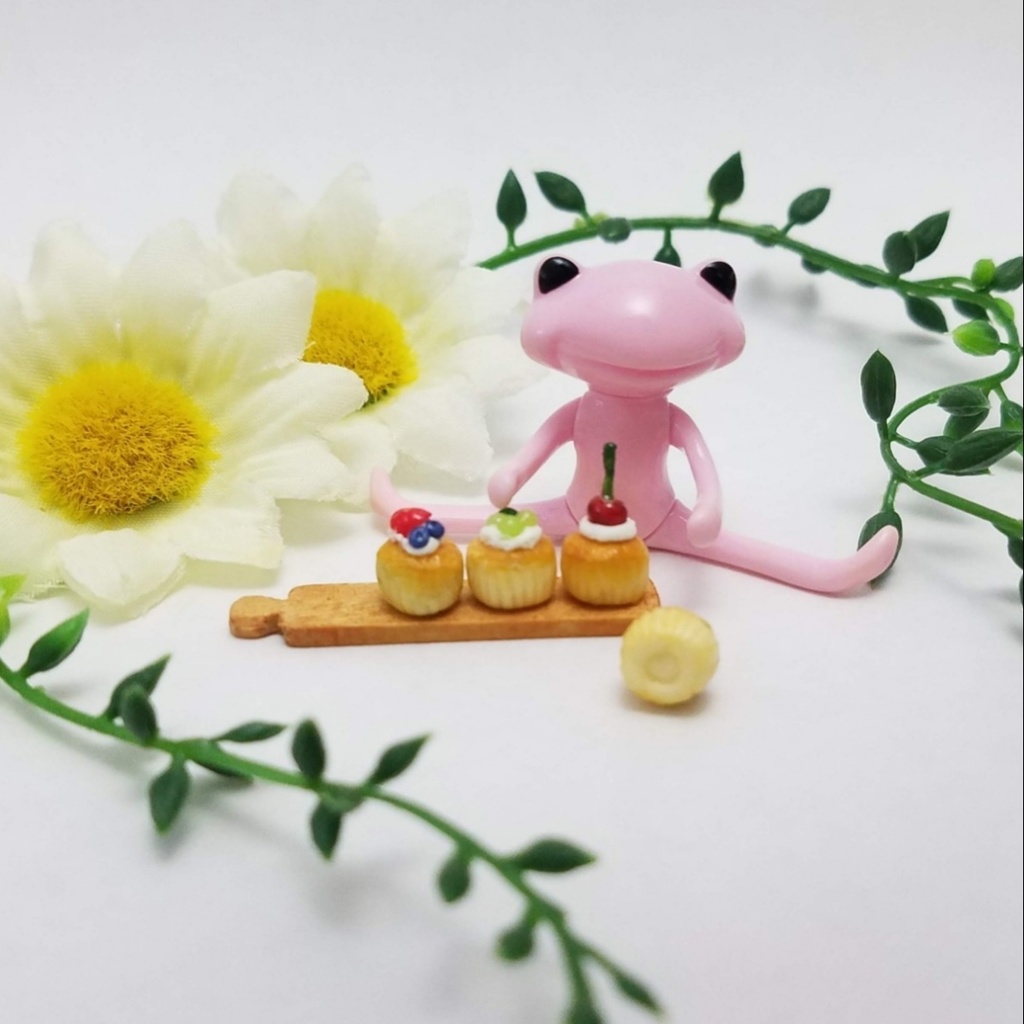 ミニチュアフード♡コロンとカワイイこんがりフルーツカップケーキカップ