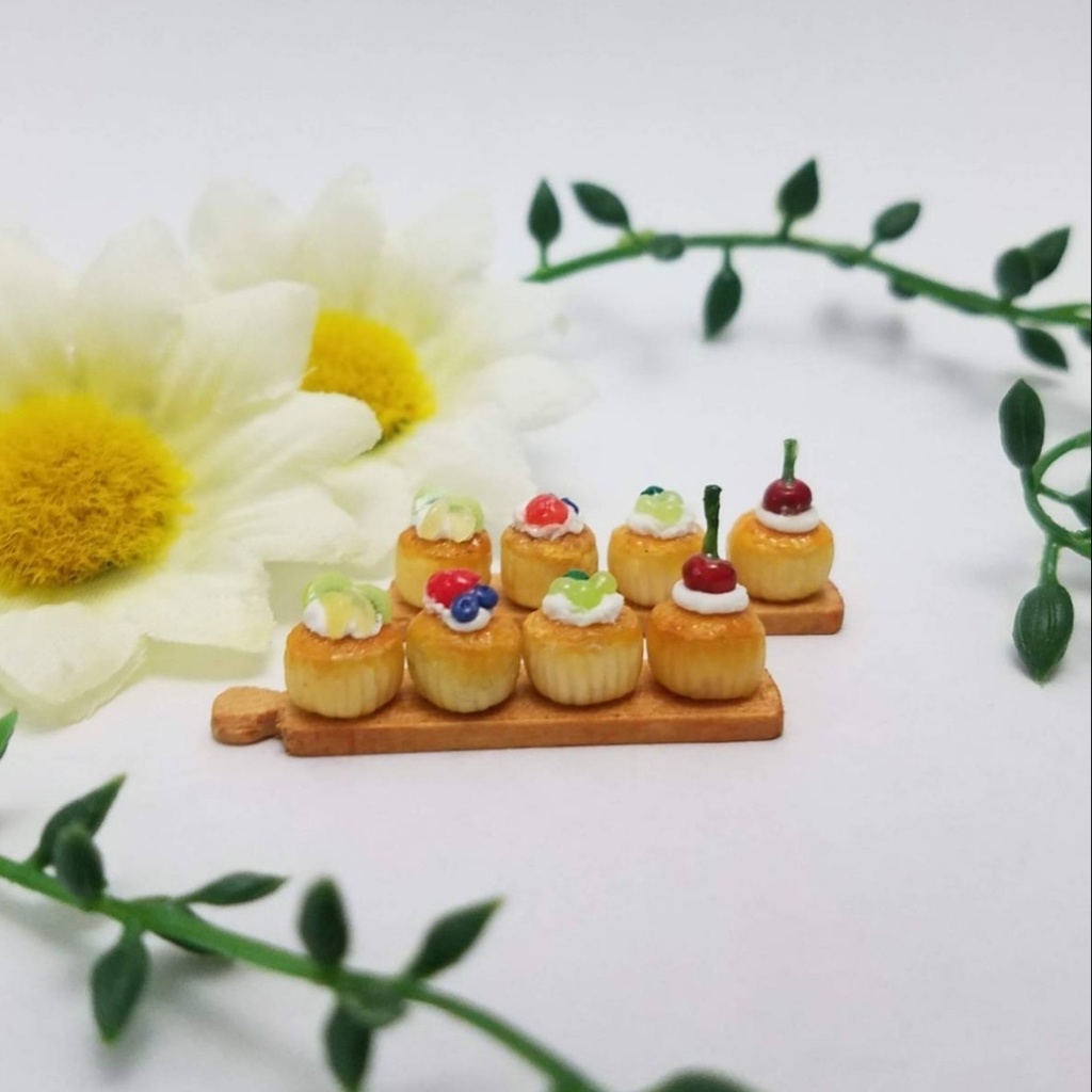 ミニチュアフード♡コロンとカワイイこんがりフルーツカップケーキカップ
