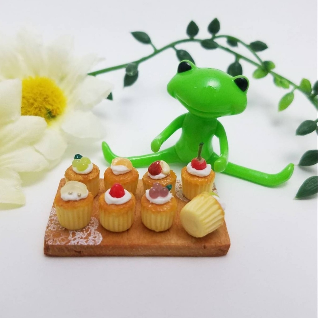 ミニチュアフード♡8種のこんがりフルーツカップケーキ