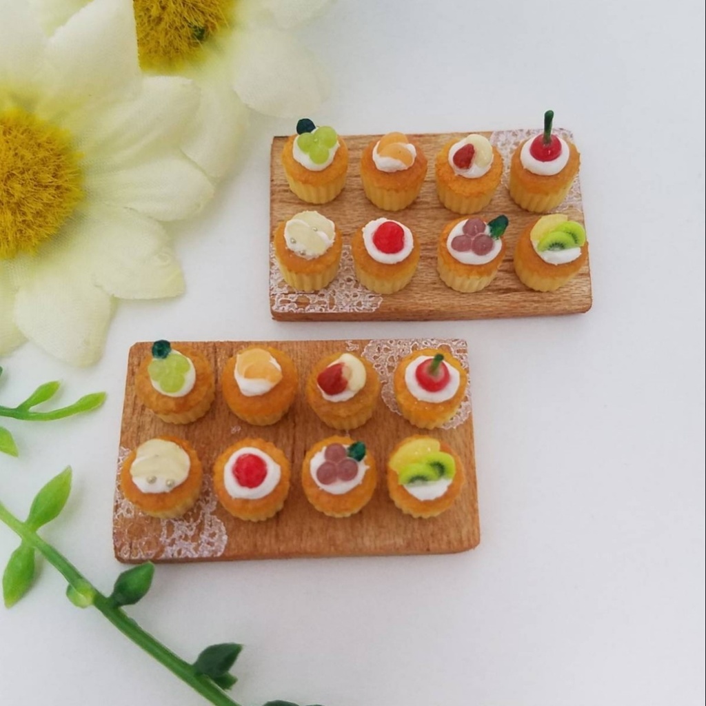 ミニチュアフード♡8種のこんがりフルーツカップケーキ