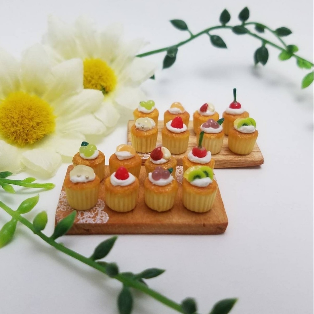 ミニチュアフード♡8種のこんがりフルーツカップケーキ