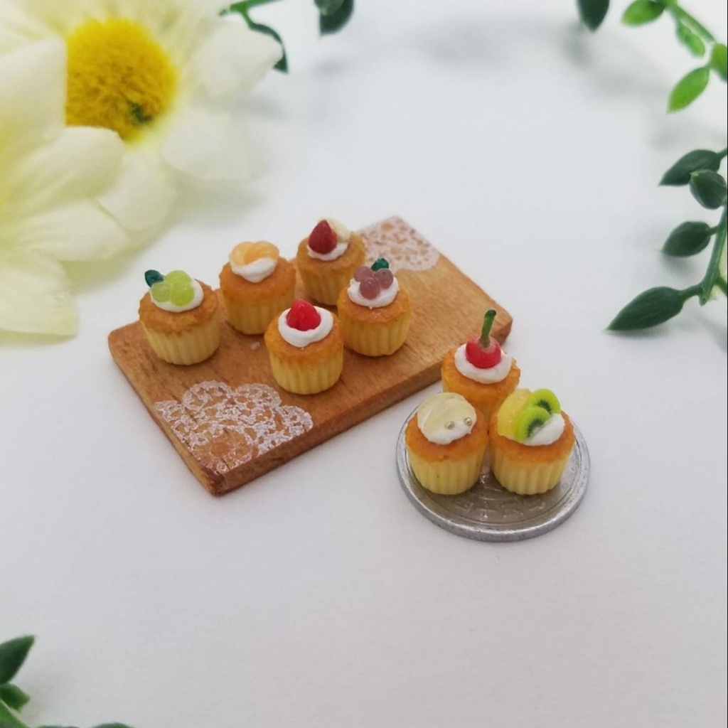 ミニチュアフード♡8種のこんがりフルーツカップケーキ