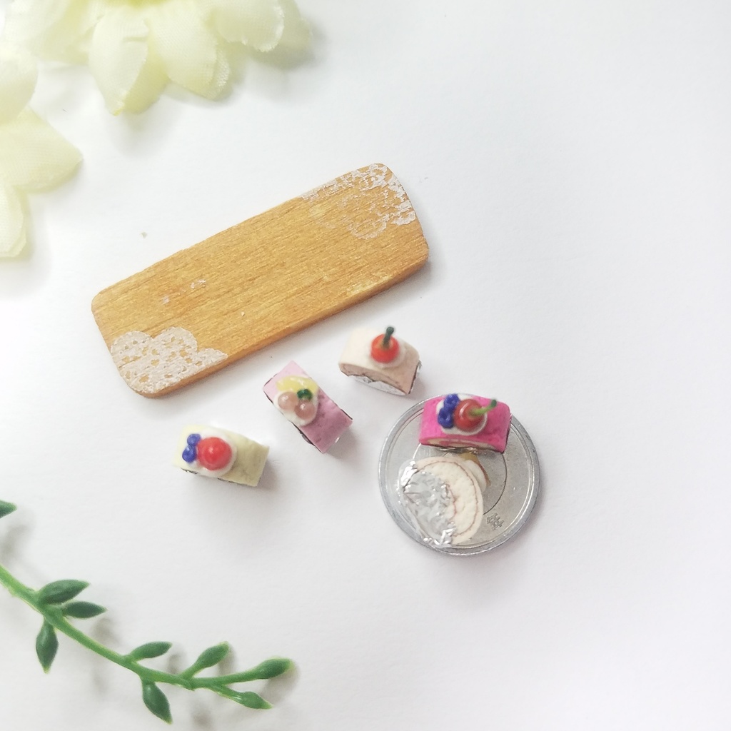 5種のカラフルフルーツロールケーキ♡ハンドメイドミニチュアフード