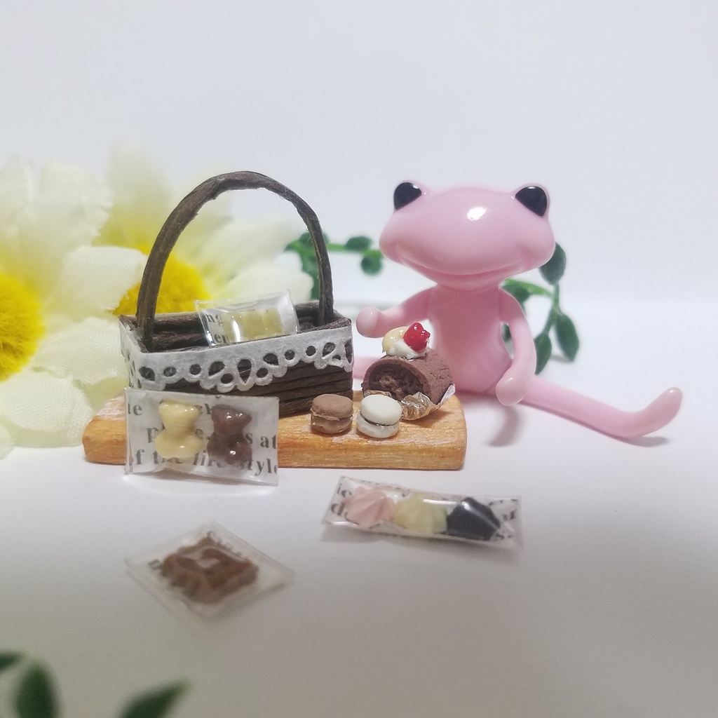 バレンタインスィーツバスケットandチョコレートカップケーキ