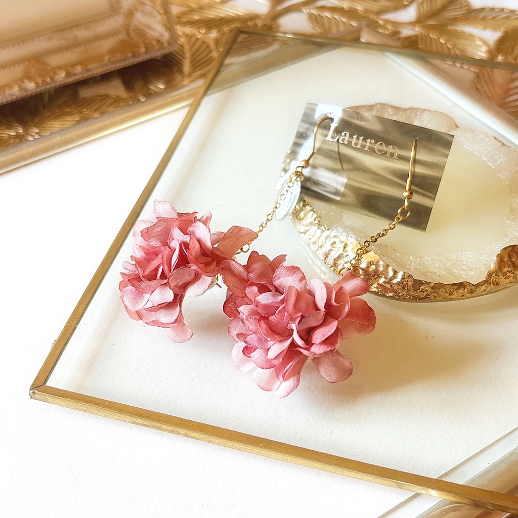 お花ピアス