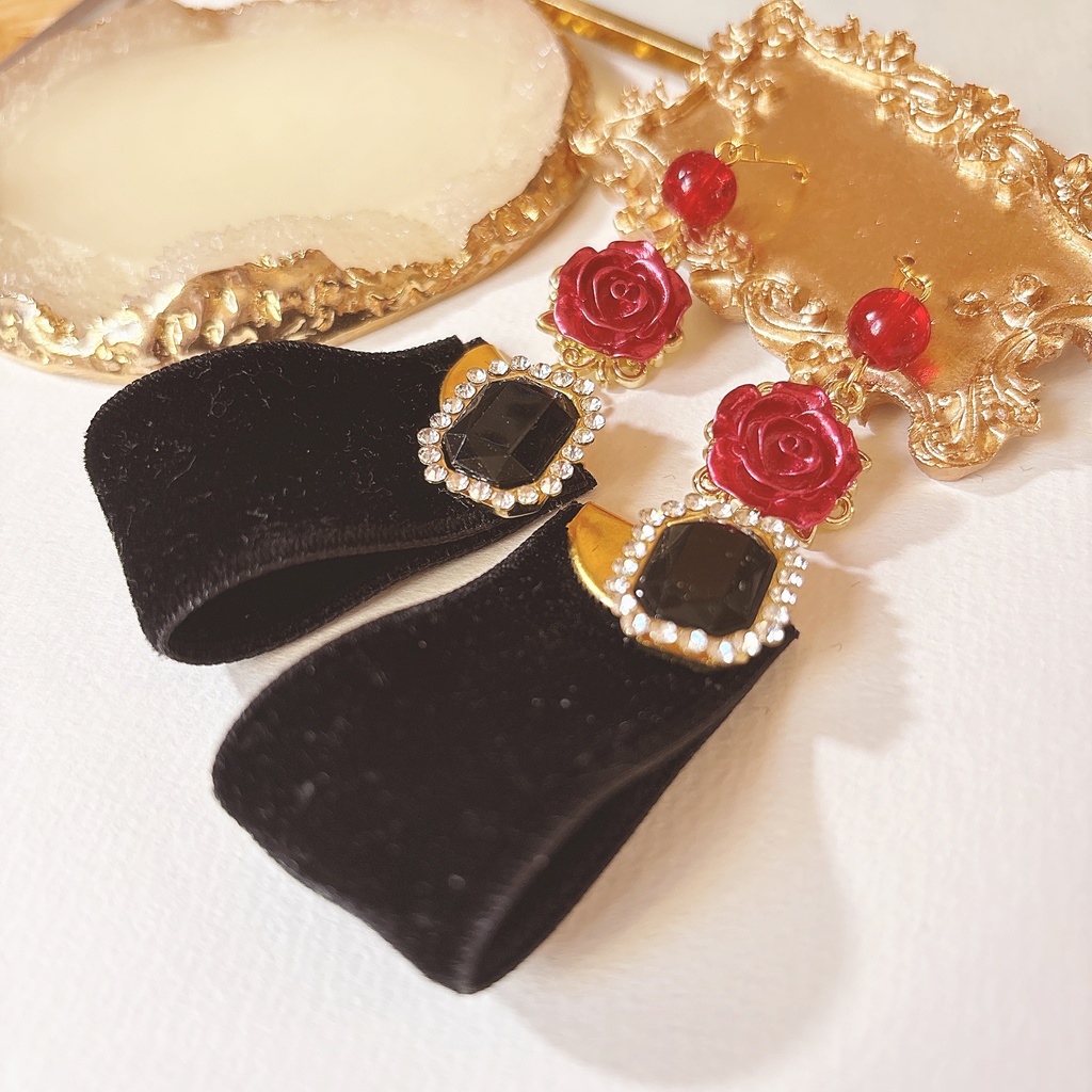 ベルベットリボンの耳飾り