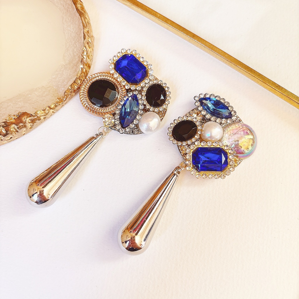 じじたぬイメージ耳飾り