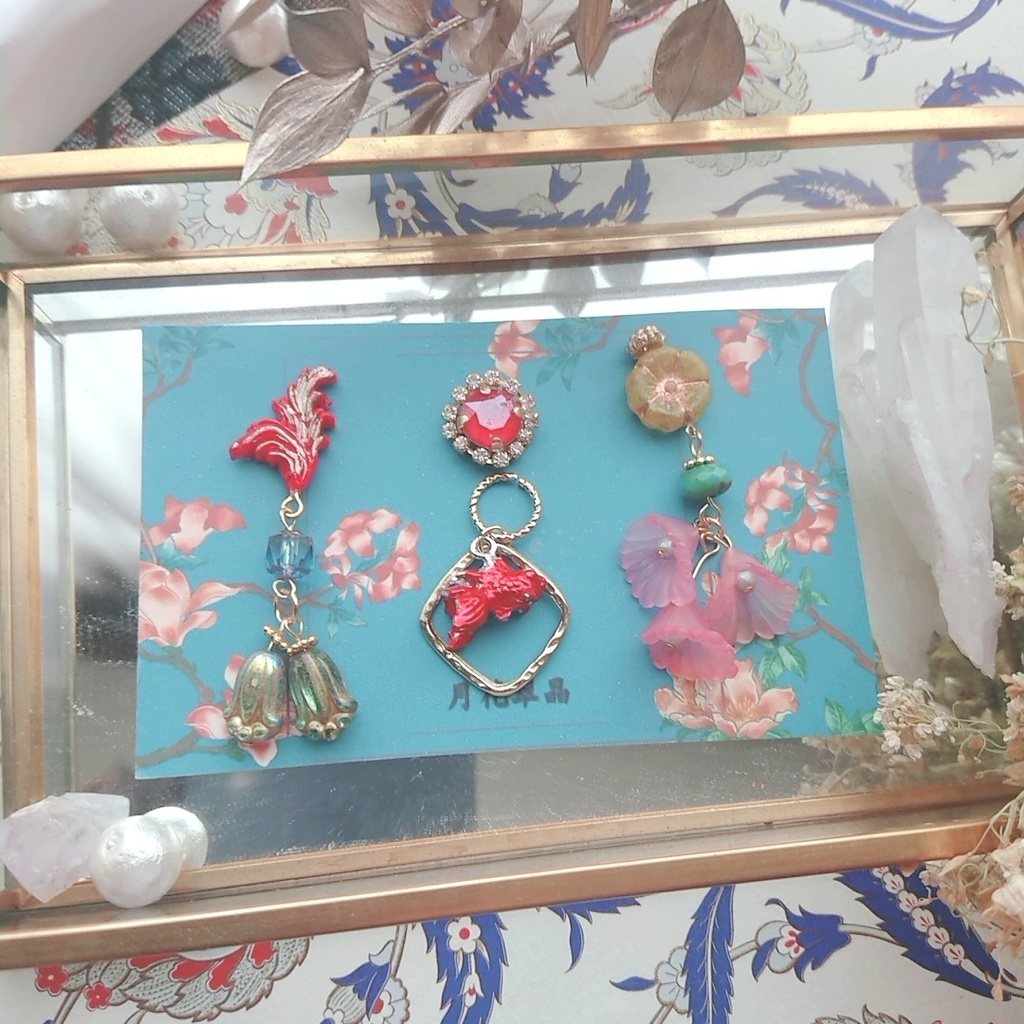 【富貴花鴒シリーズ】　　春蘭満堂　イヤリング（金具変更不可）