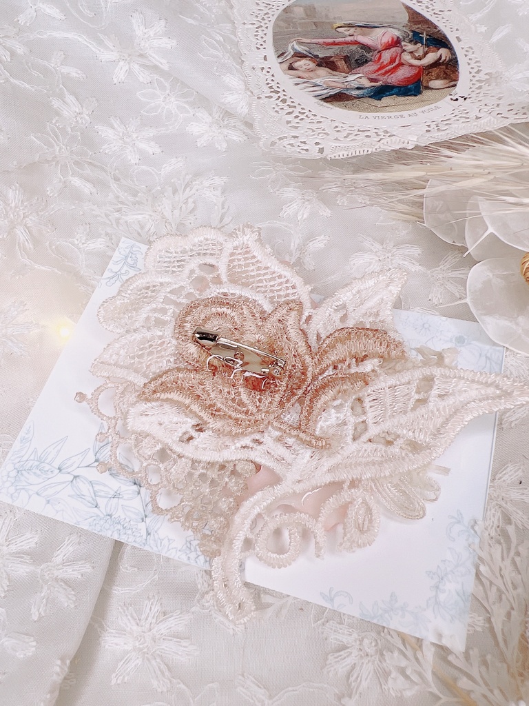 【白夜の贈り物】 ユニコーンオーナメントブローチ