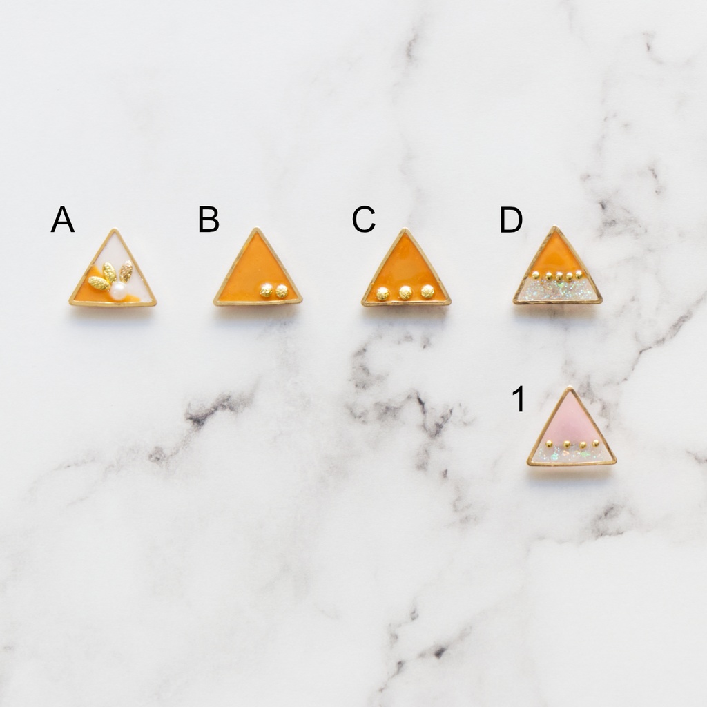 ピンバッチ風アクセサリー(Goldベース/L)