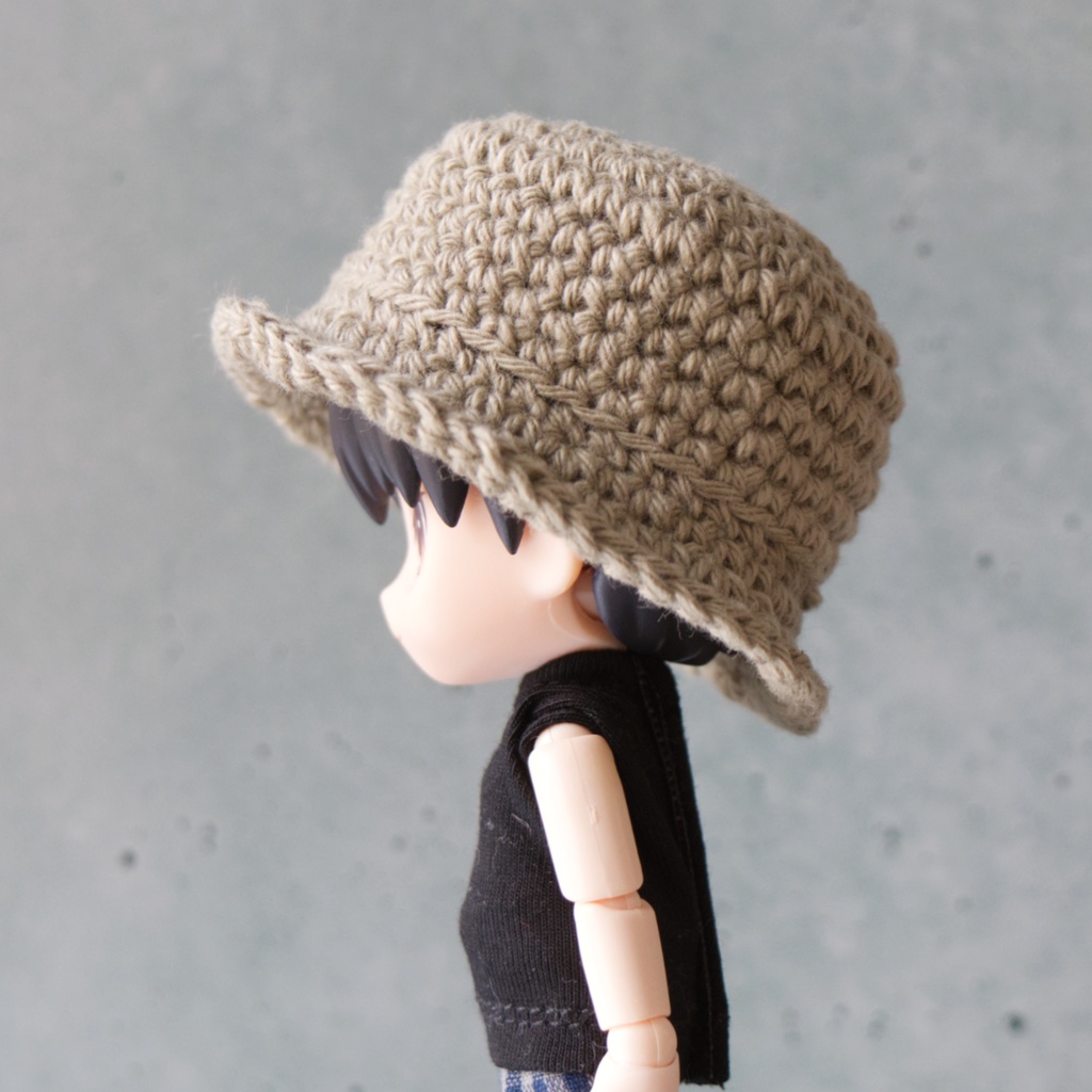 シンプルなバケットハット