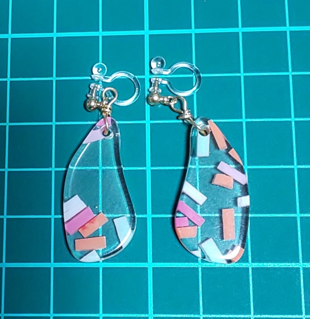 透明なノンホールピアス