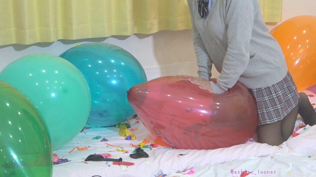 I playing with Payaso's 16 inch balloons.（16インチのパヤソ風船あそび）