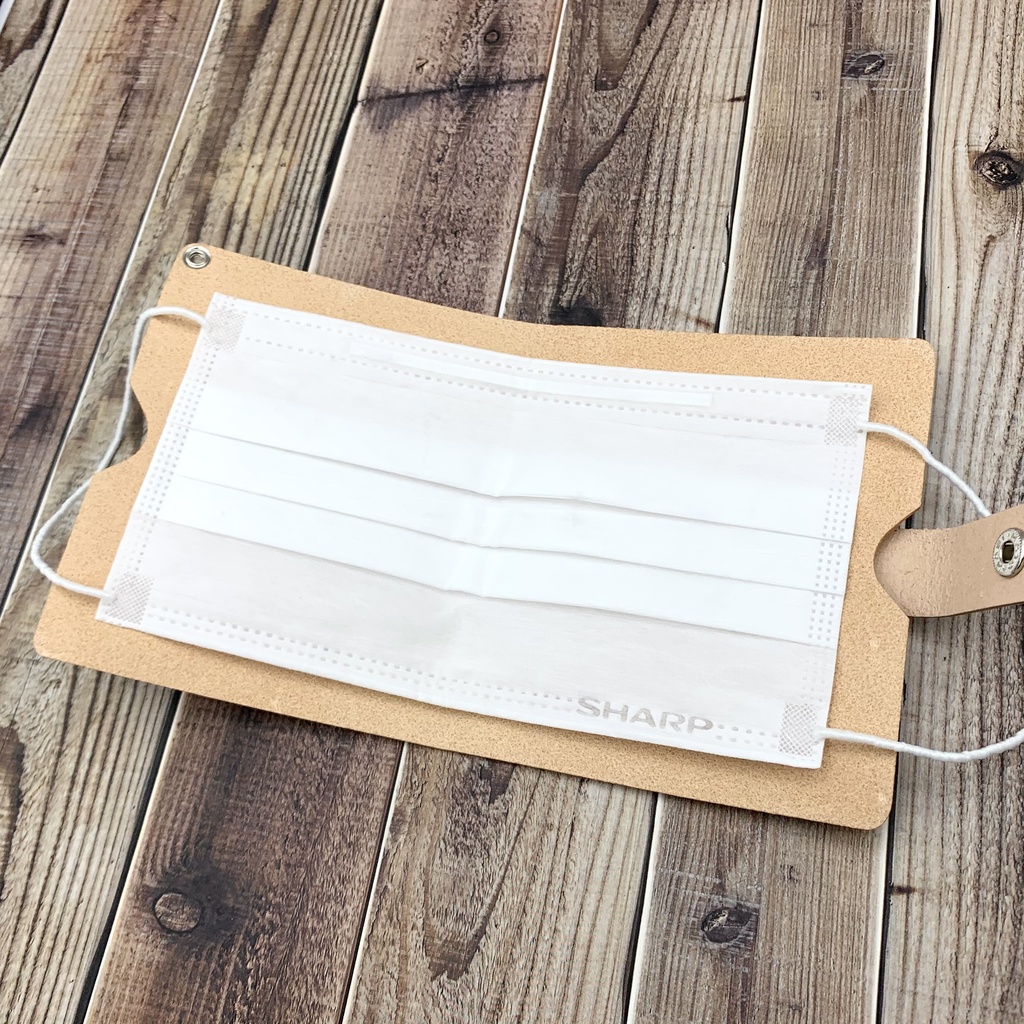 革のマスクケース