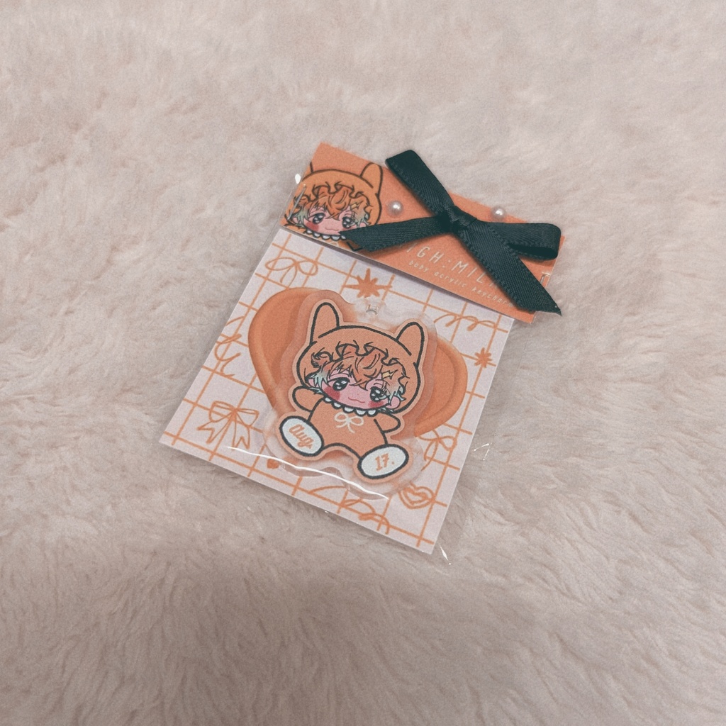 Baby acrylic keychain USAMIRITO🌩️🦒