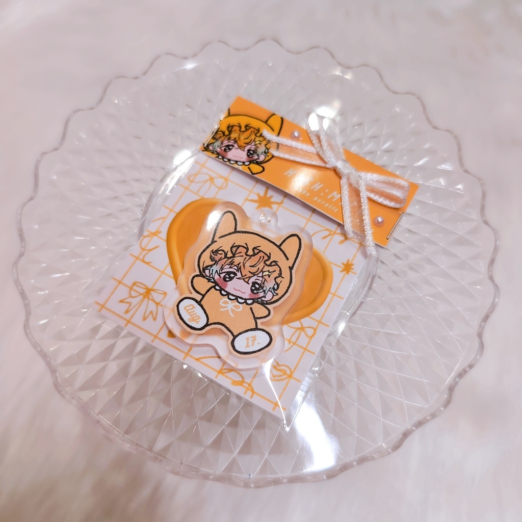 🆕 Baby acrylic key chain USAMIRITO🌩️🦒