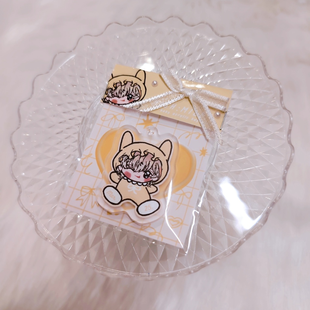 🆕 Baby acrylic key chain FURAKANATO🍝🍷(yellow)