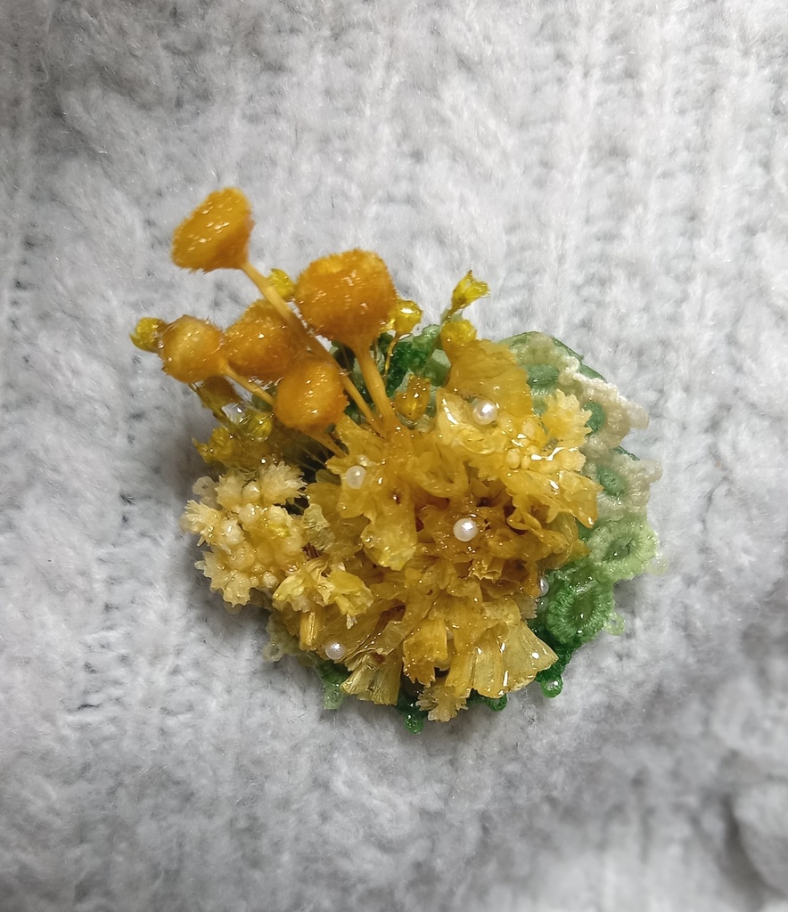 ボタニカルブローチ