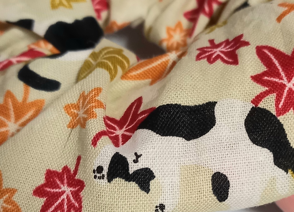 猫×紅葉のシュシュ