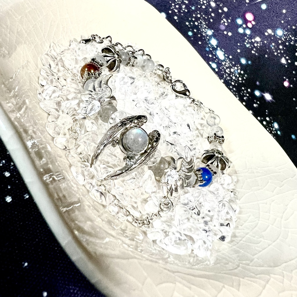 白銀のイージスブレスレット