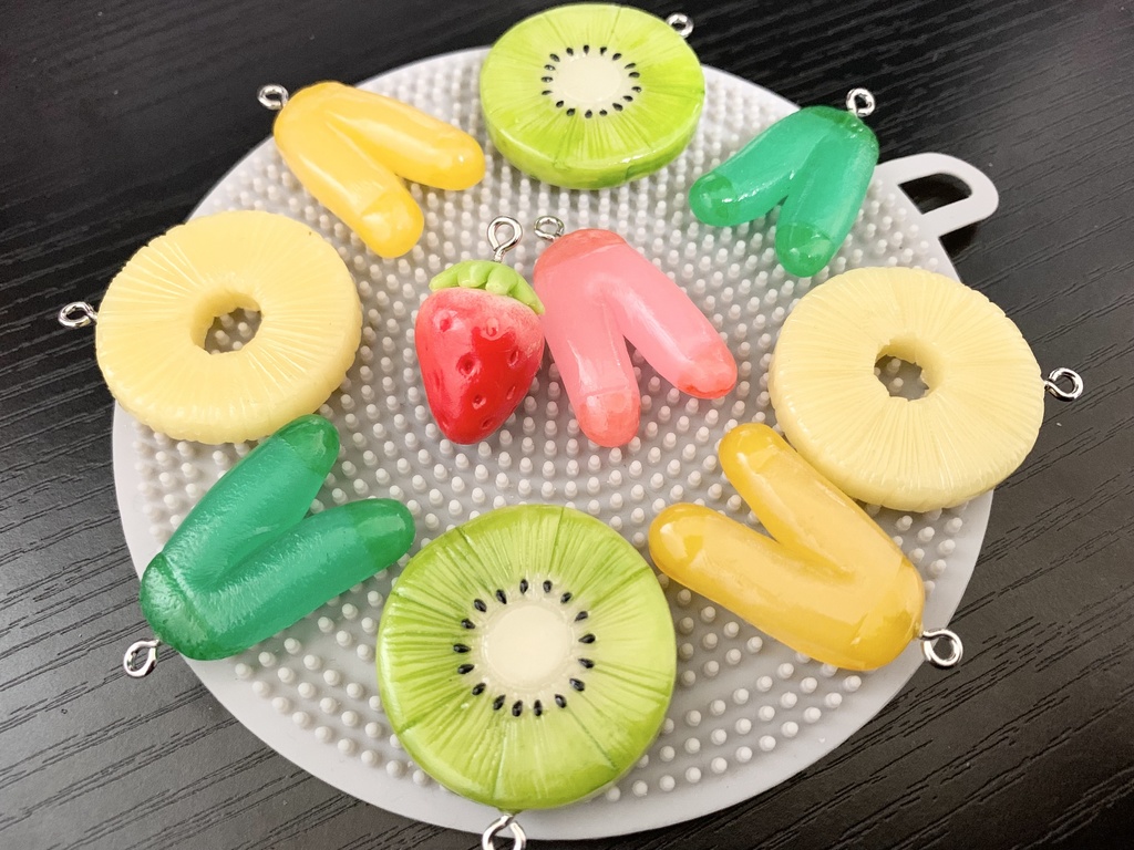 フルーツ&タイーツキーホルダー