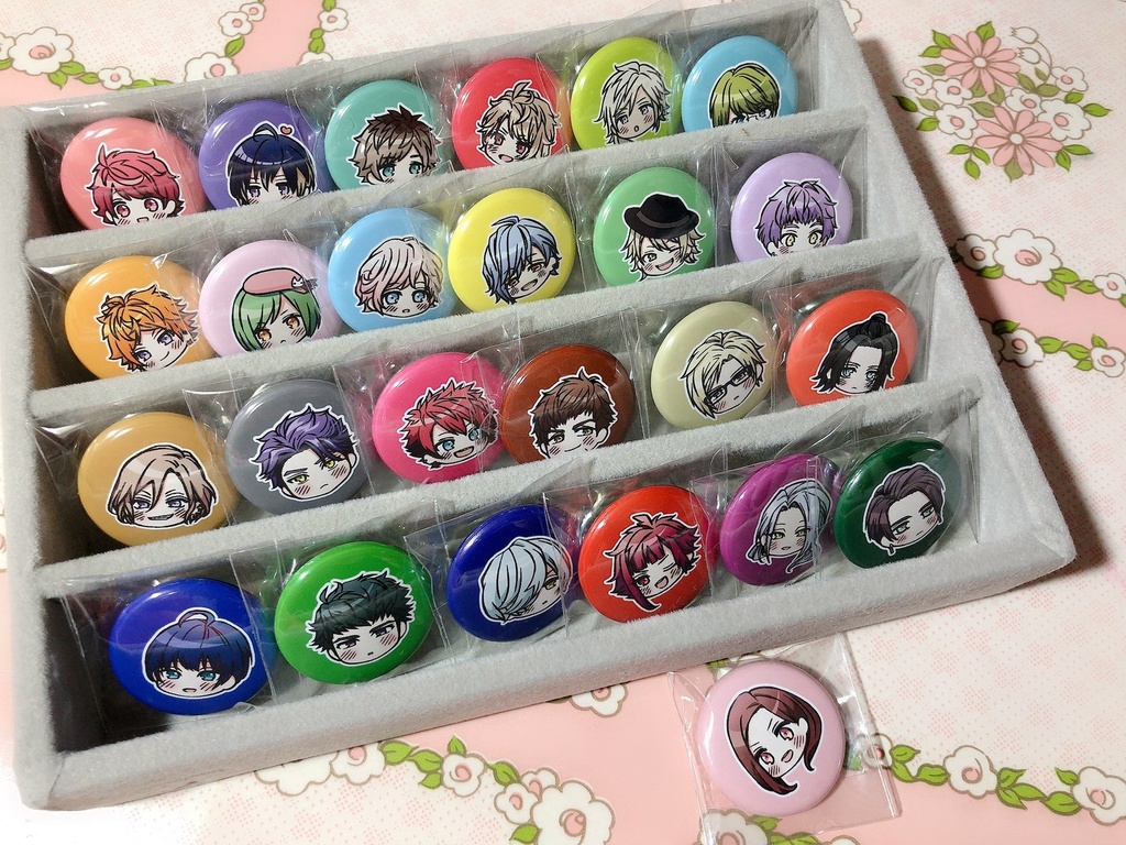 25人の25mmミニバッジ